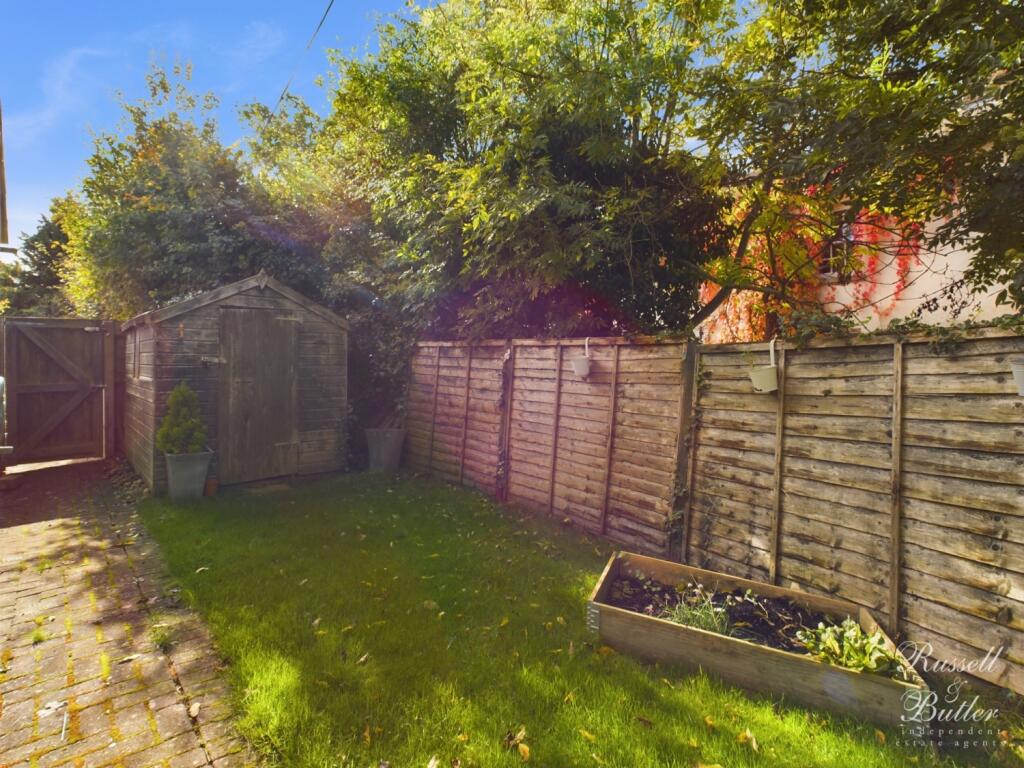 CAM02127G0-PR0207-STILL027