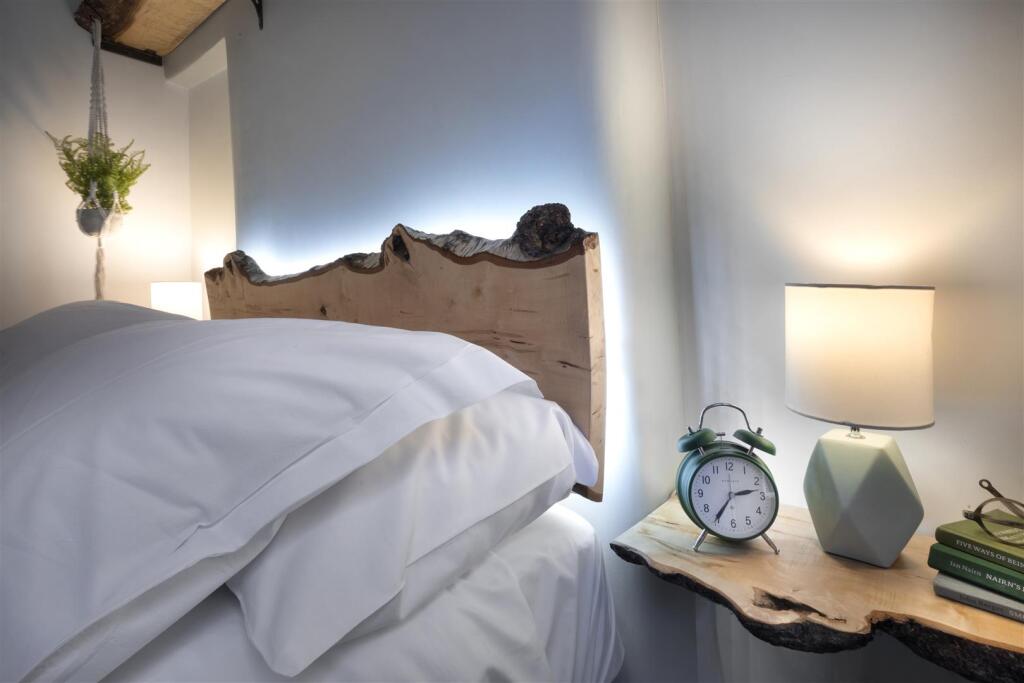 2nd Bedroom - 04 copy.jpg