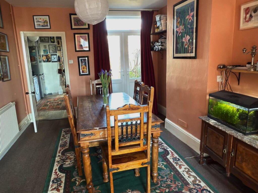 DINING AREA.jpg