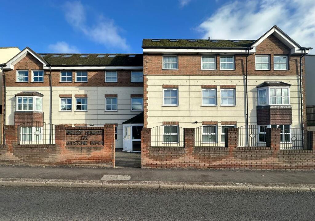 1 Valley Heights, 275 Godstone Road, Whyteleafe, Surrey, CR3 0BD