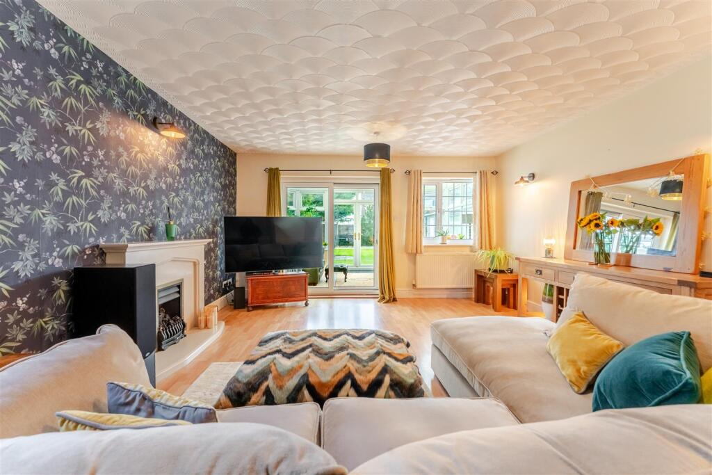 28 Bishops Road, BS49 4NG 30.jpg