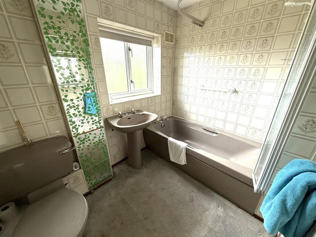 43 uttox bath.jpeg