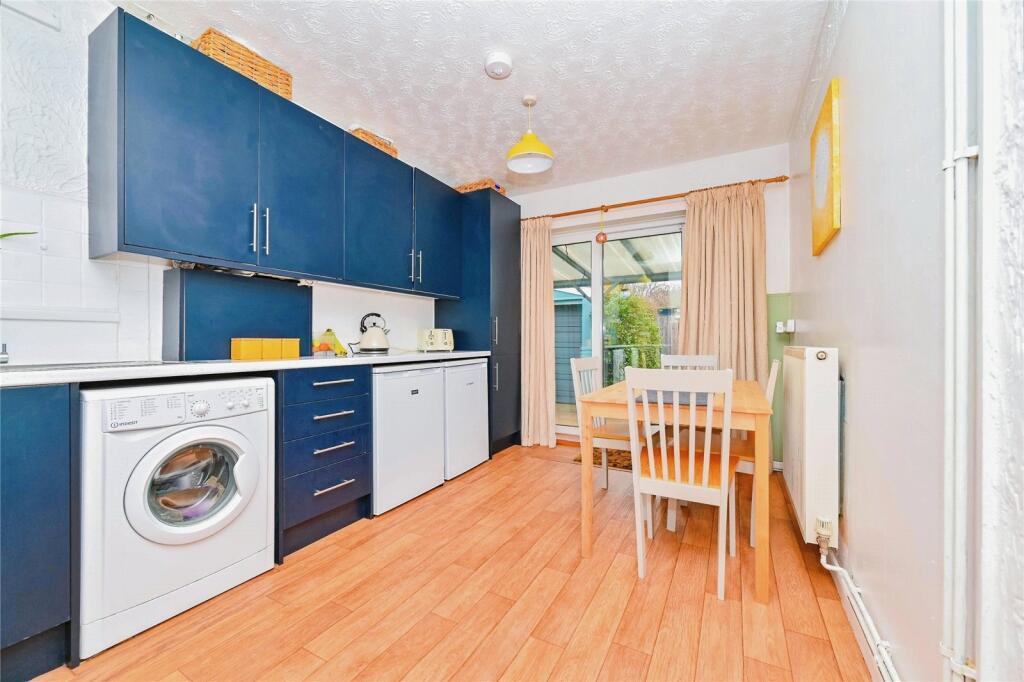 Kitchen/Dining Area