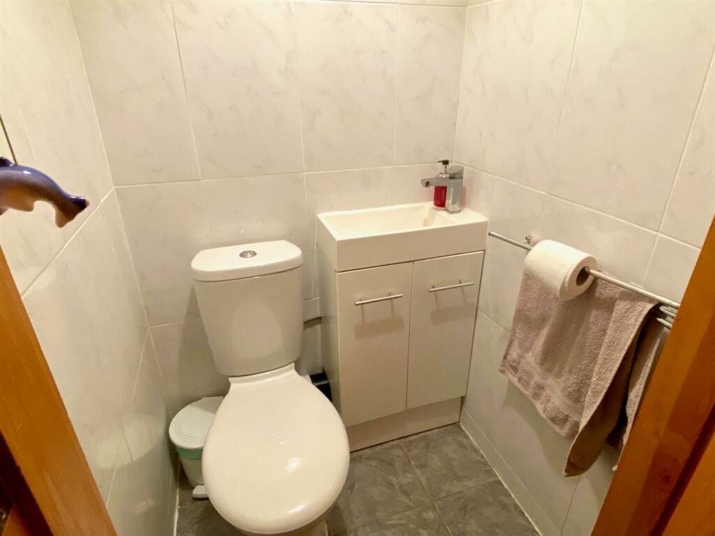 quarry place 21 wc.jpg