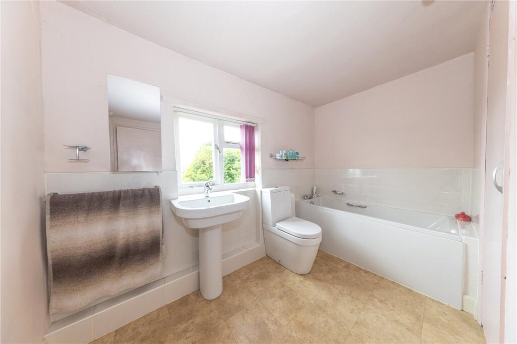 Bathroom 1st Floor