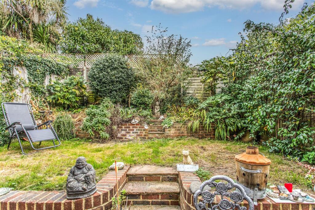39 Goldstone Lane10.jpg