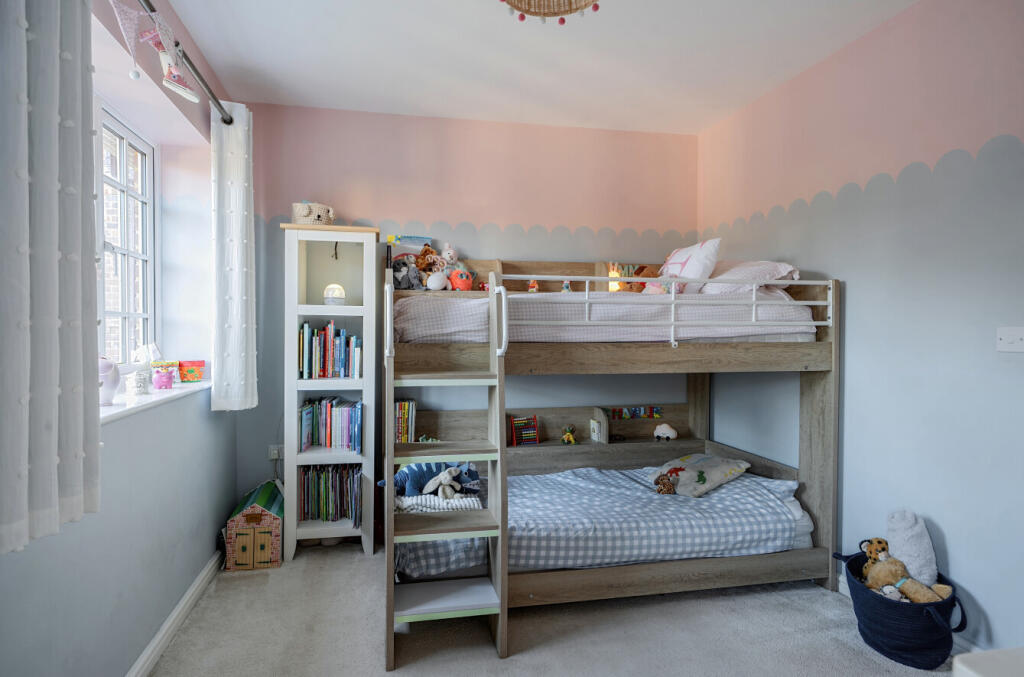 1382261-4-692081e...