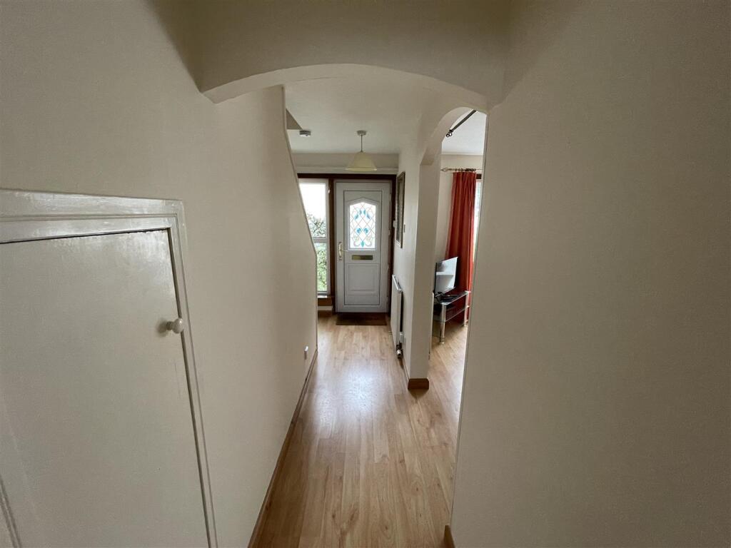 Hallway 1.JPG