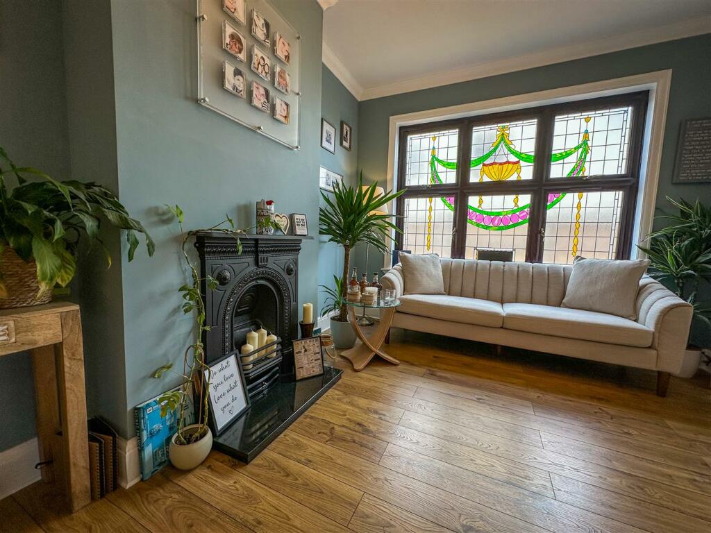 SITTING ROOM