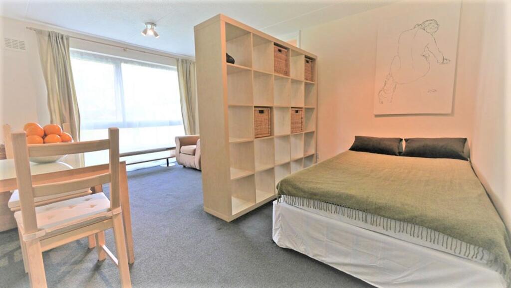 Lounge/bedroom