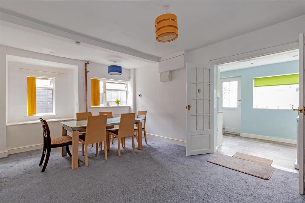 Dining Room-2.jpg