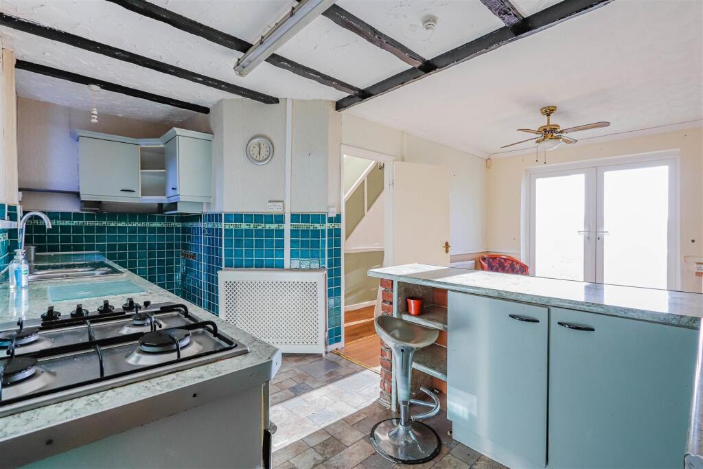 Cadoc Crescent-6.jpg