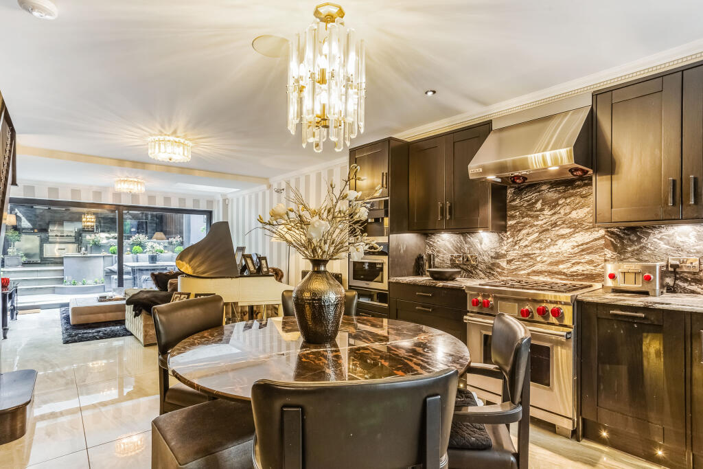 66761-Hugh-Street  (