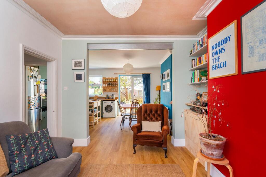 1H9SBH - Living Room A.jpg