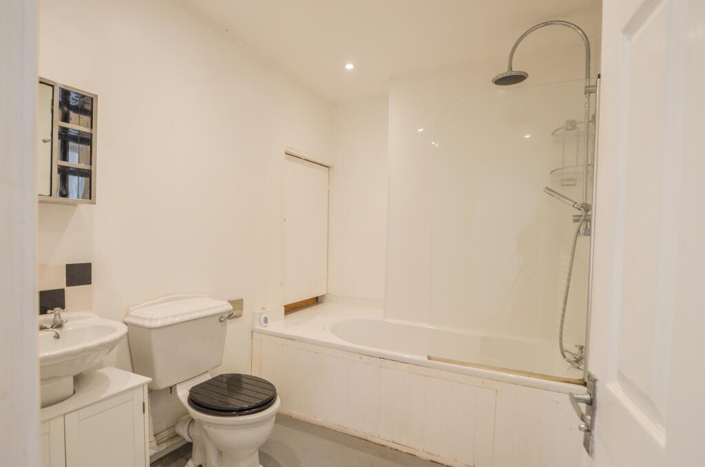 3A Albert Terrace TPS Bodmin 01208 872728-08