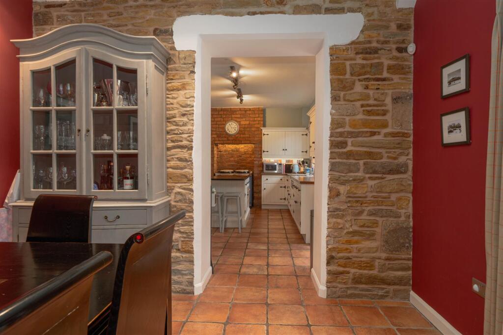 Dining Room-2.jpg