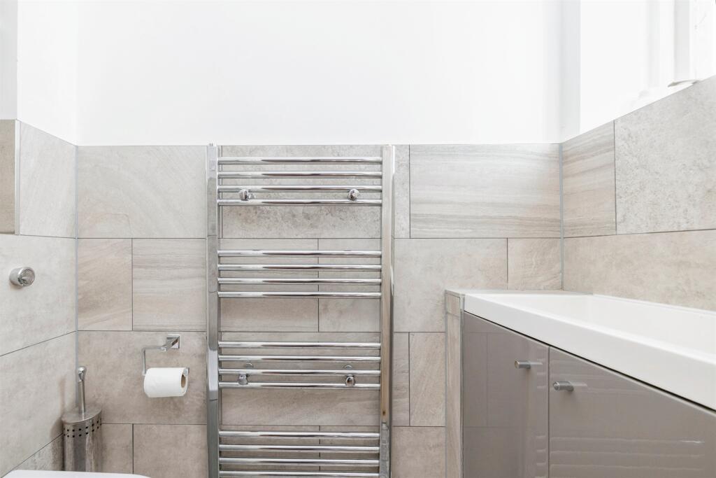 Cloakroom/wc