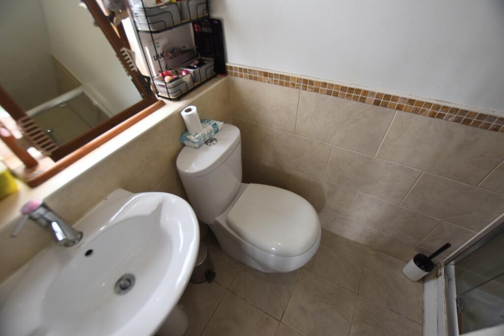 72 Pimpernel en-suite