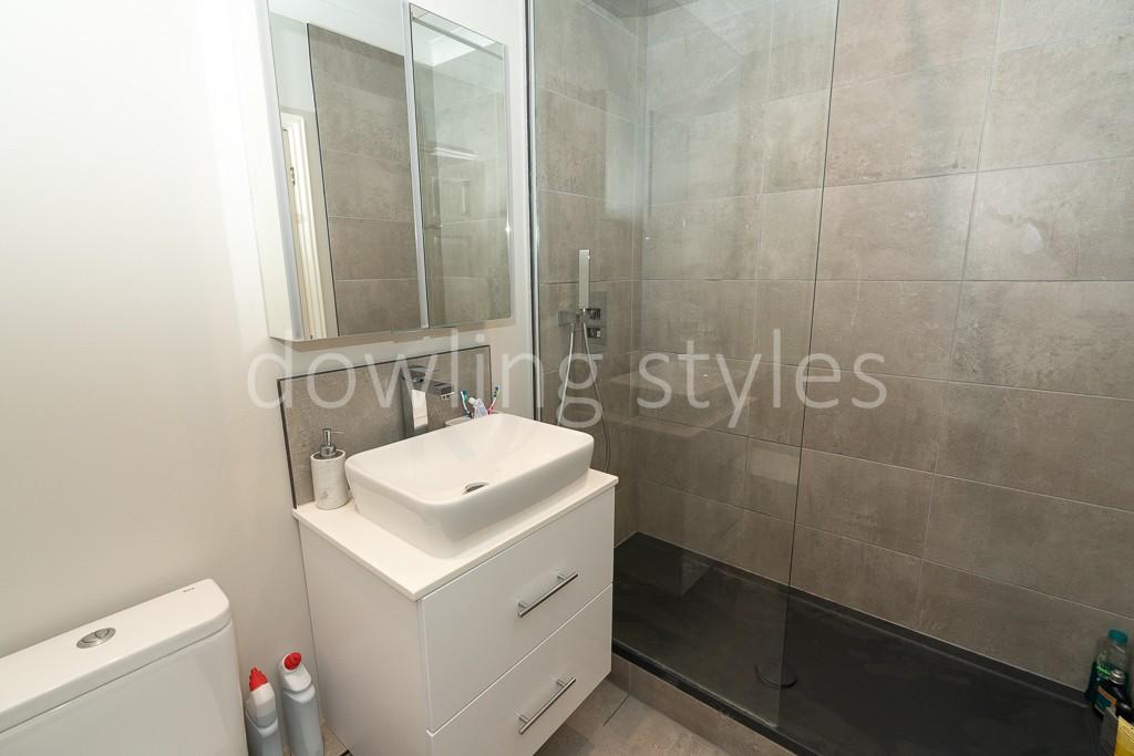 Bedroom 1 ensuite.