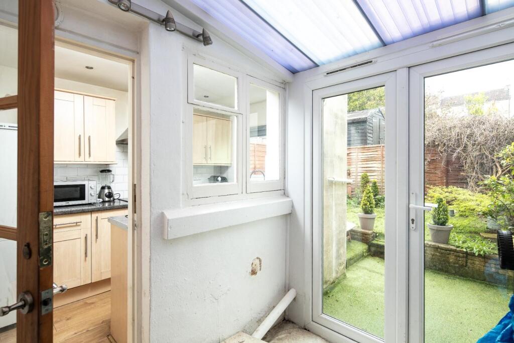 71 Hungerford Road-8.jpg