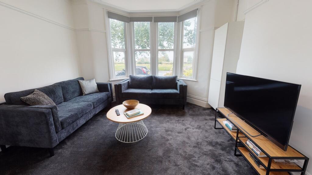 597-Gloucester-Road-Living(1)