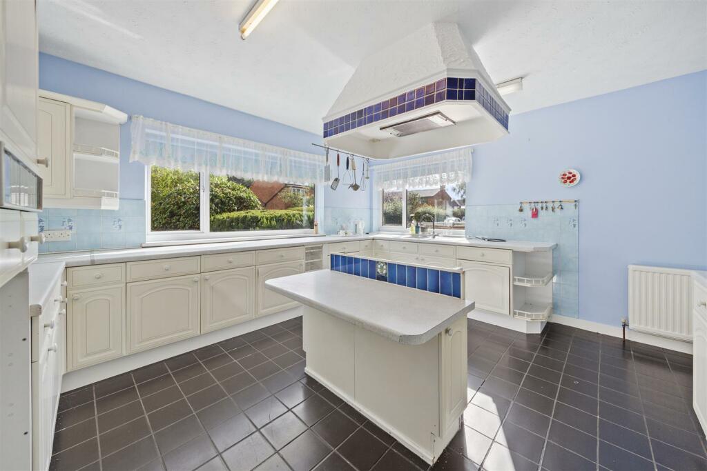 Kitchen/Breakfast Room