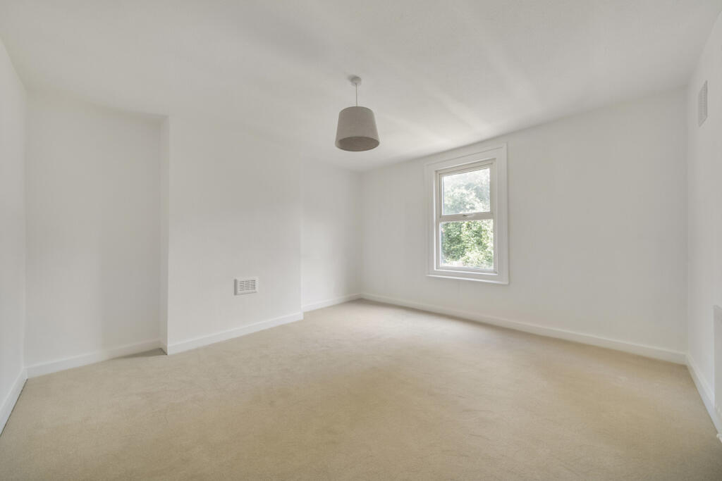 1323909-7-686e55f...