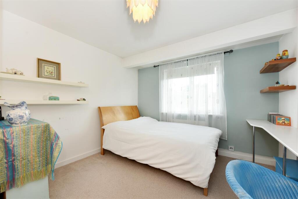 11, Ramsey Court (3).JPG