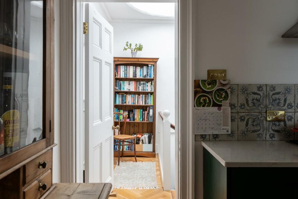 Flat 5, 27 Sussex Square-24.jpg