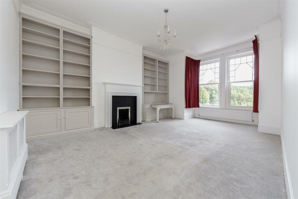 livingroom 2.jpg