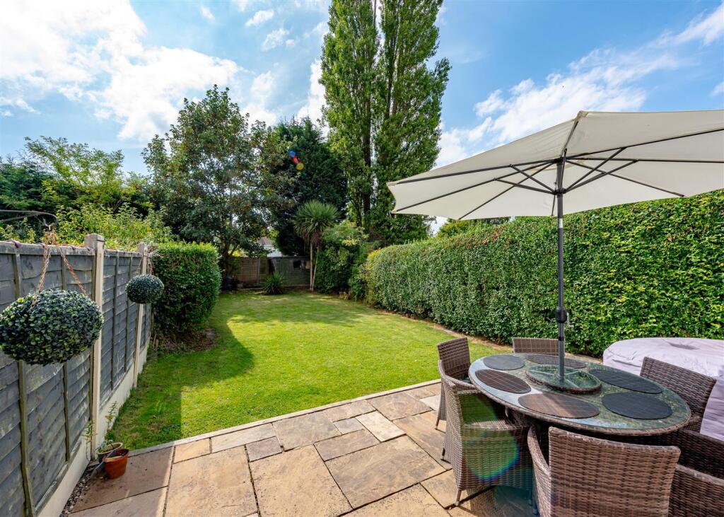 109 Pinfold Lane-Garden 1.jpg