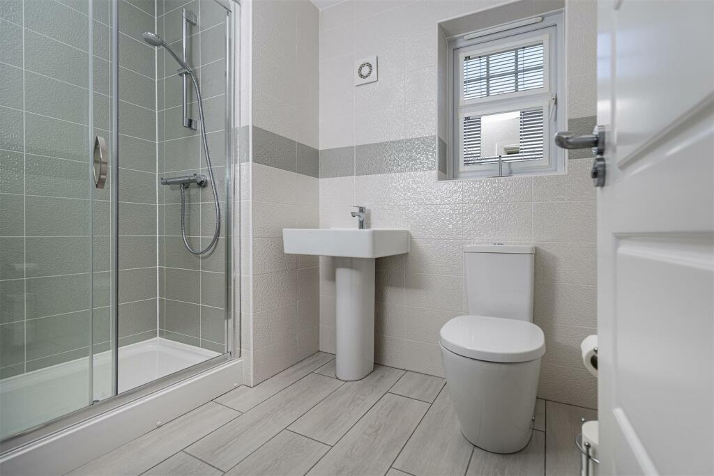 En Suite Shower Room