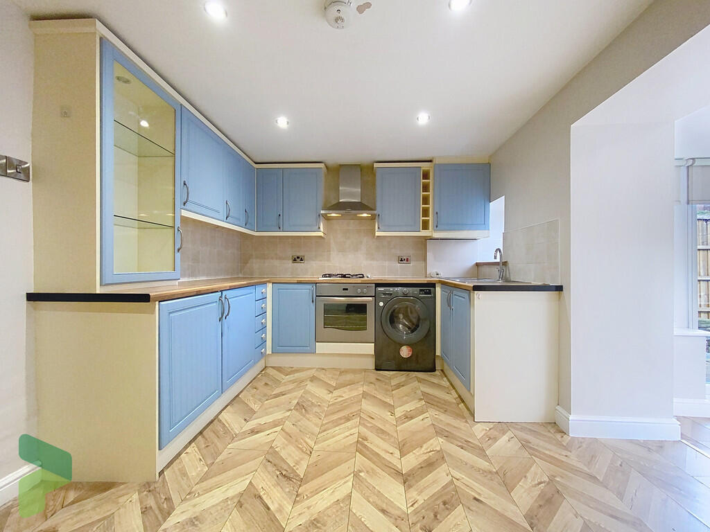 Fitted Dining Kit...