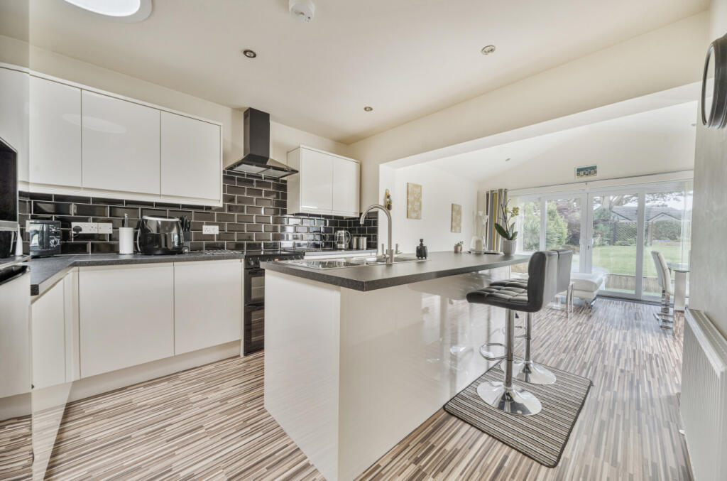 1313764-15-685aaf...