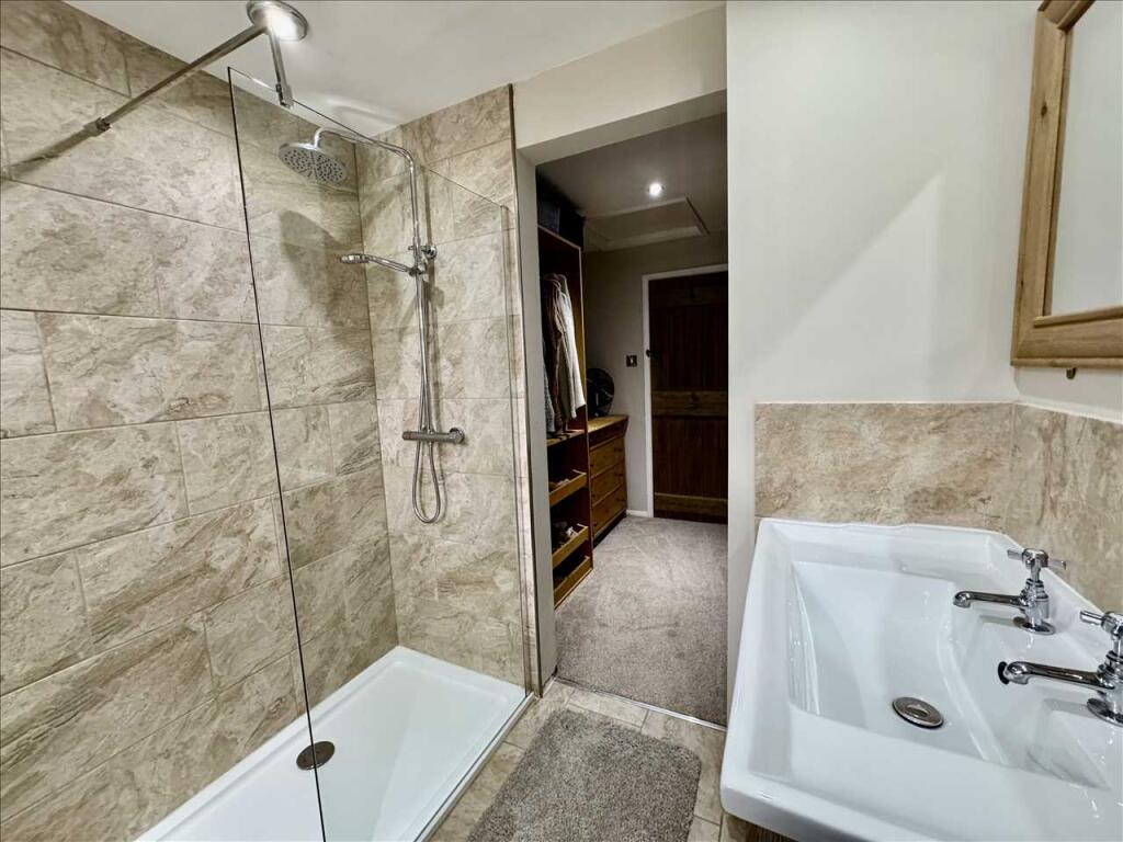 ENSUITE SHOWER ROOM