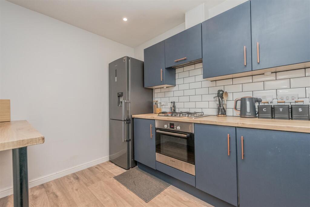 Fitted Breakfast Kitchen: