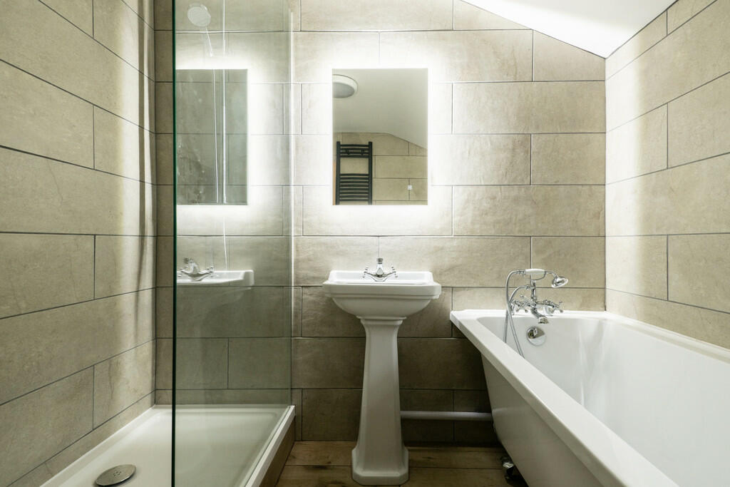 Bathroom Internal...