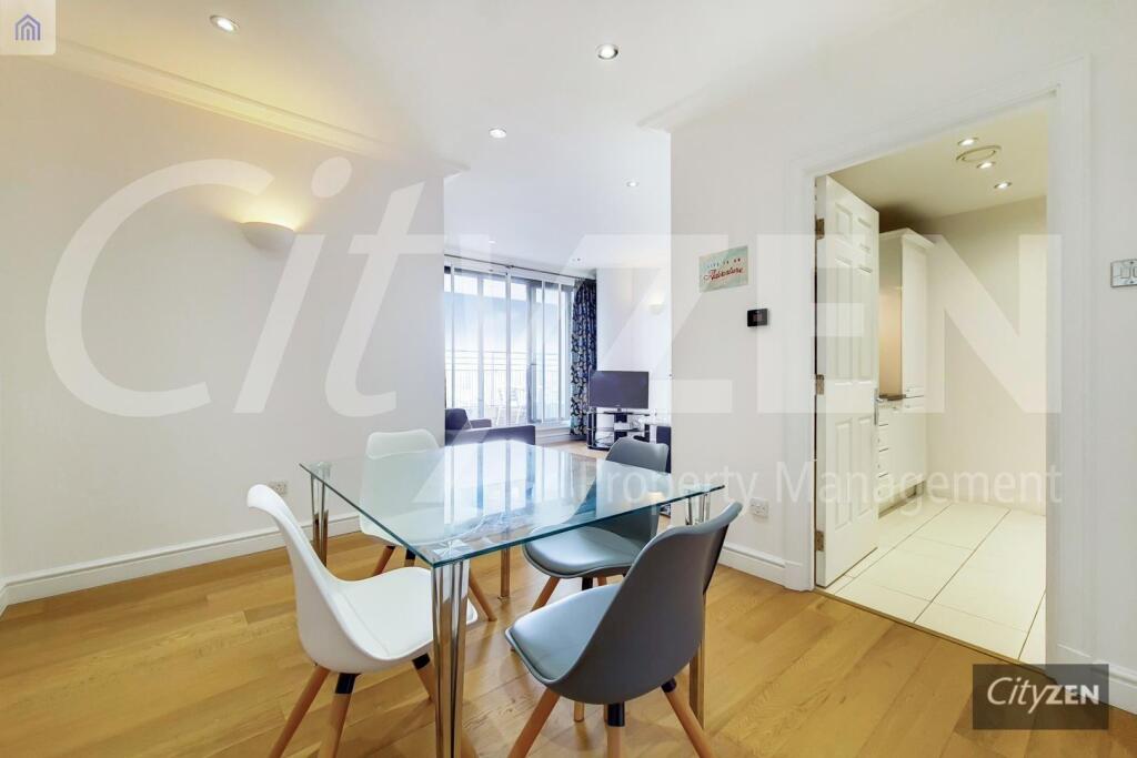 STUDIO SUITE DINING AREA