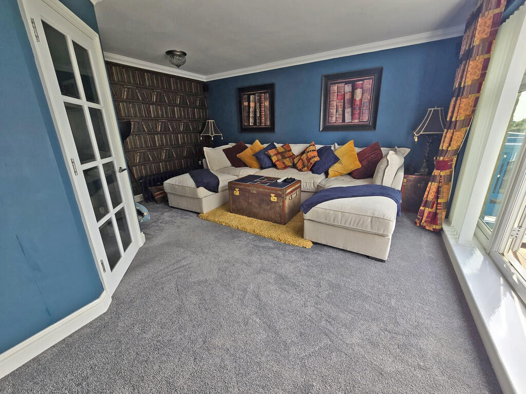 Living room (2)