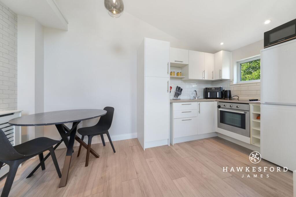 Onyx Drive, Sittingbourne - Living area