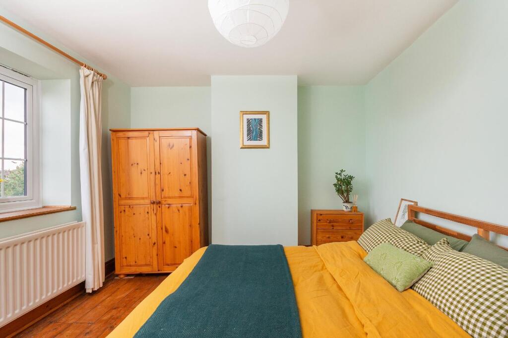 1B0H9HN - Bedroom B.jpg