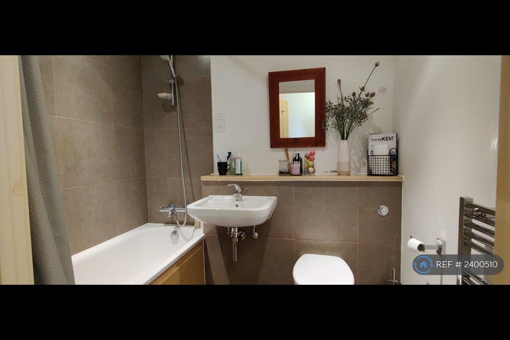 Common Toilet With Bath