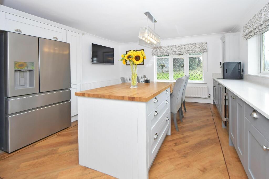 Dining kitchen