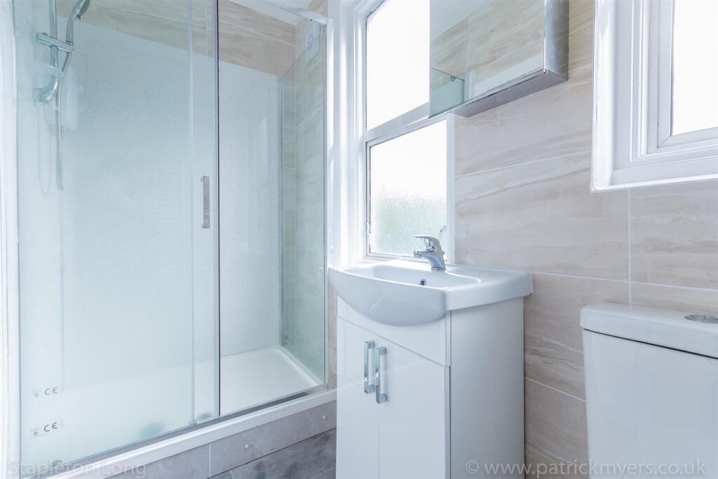 Flat 2, 20 Chestnut Road-7.jpg