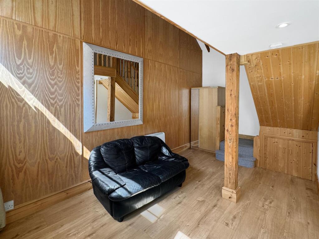 lounge.jpg