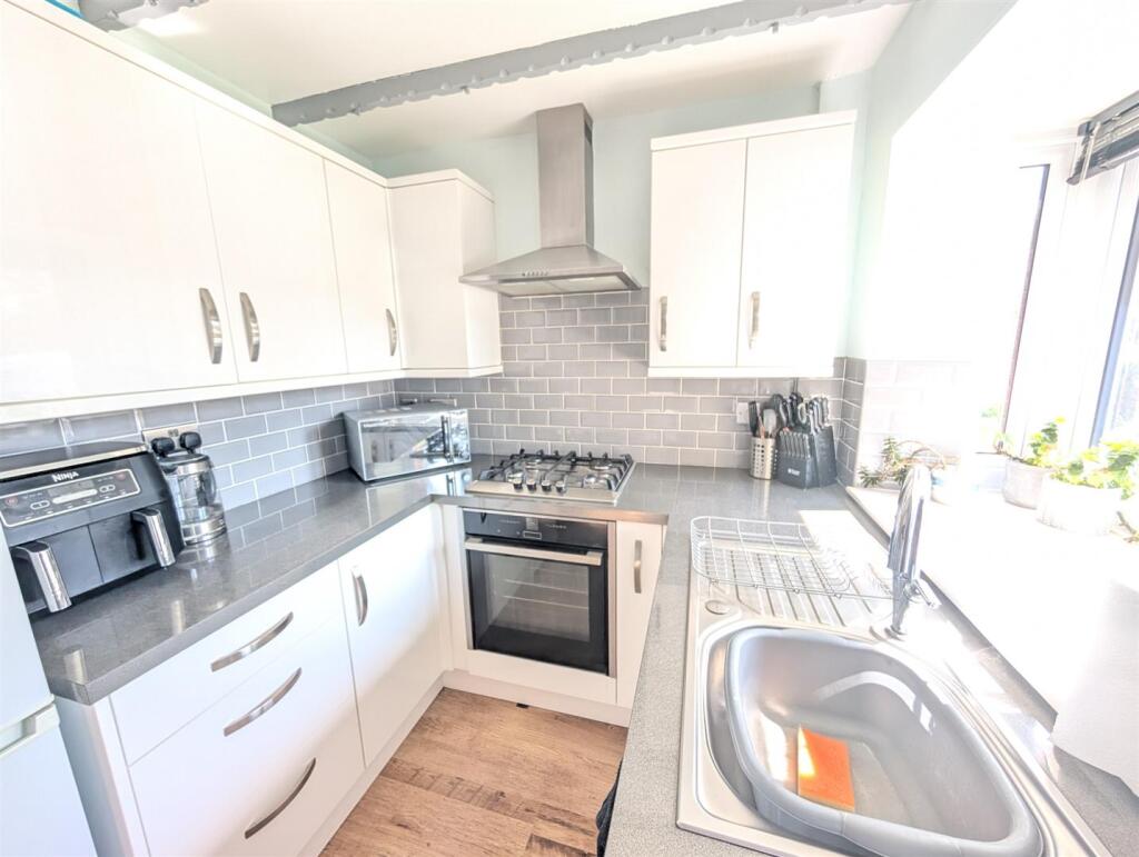 Kitchen c