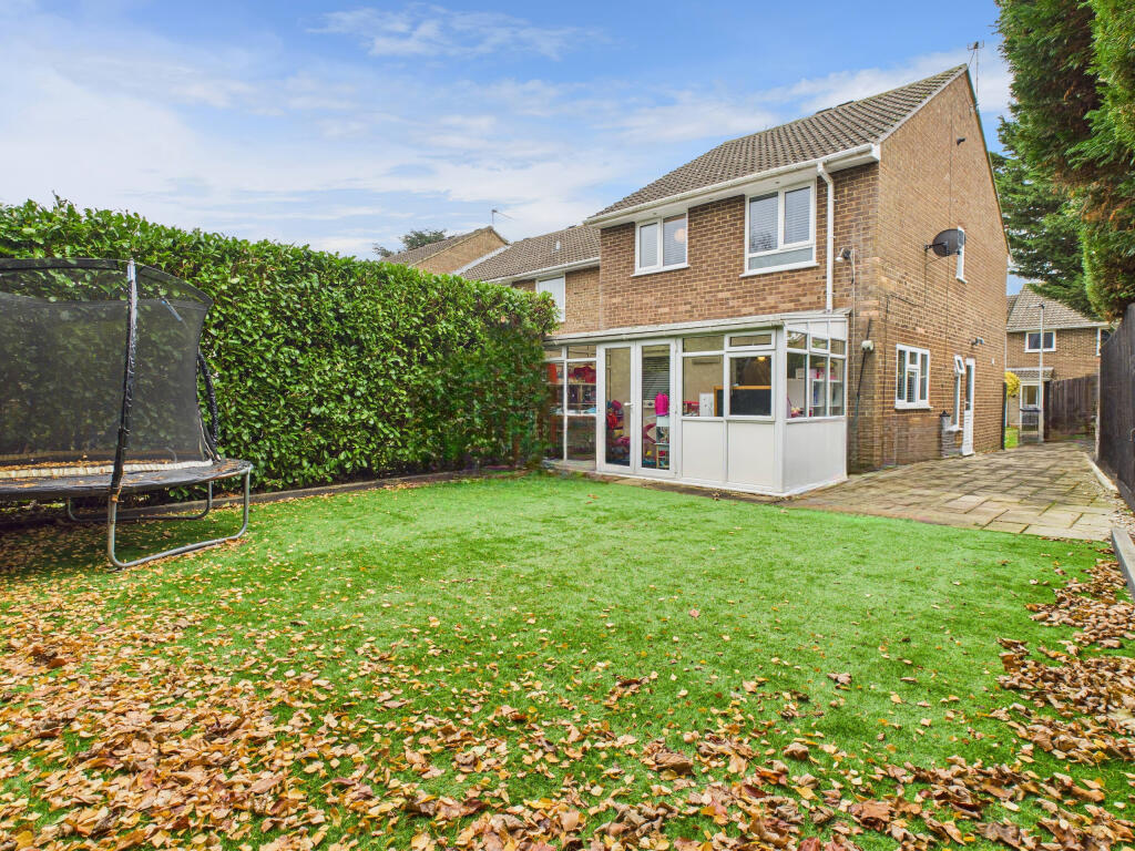 CAM01984G0-PR0527-STILL004