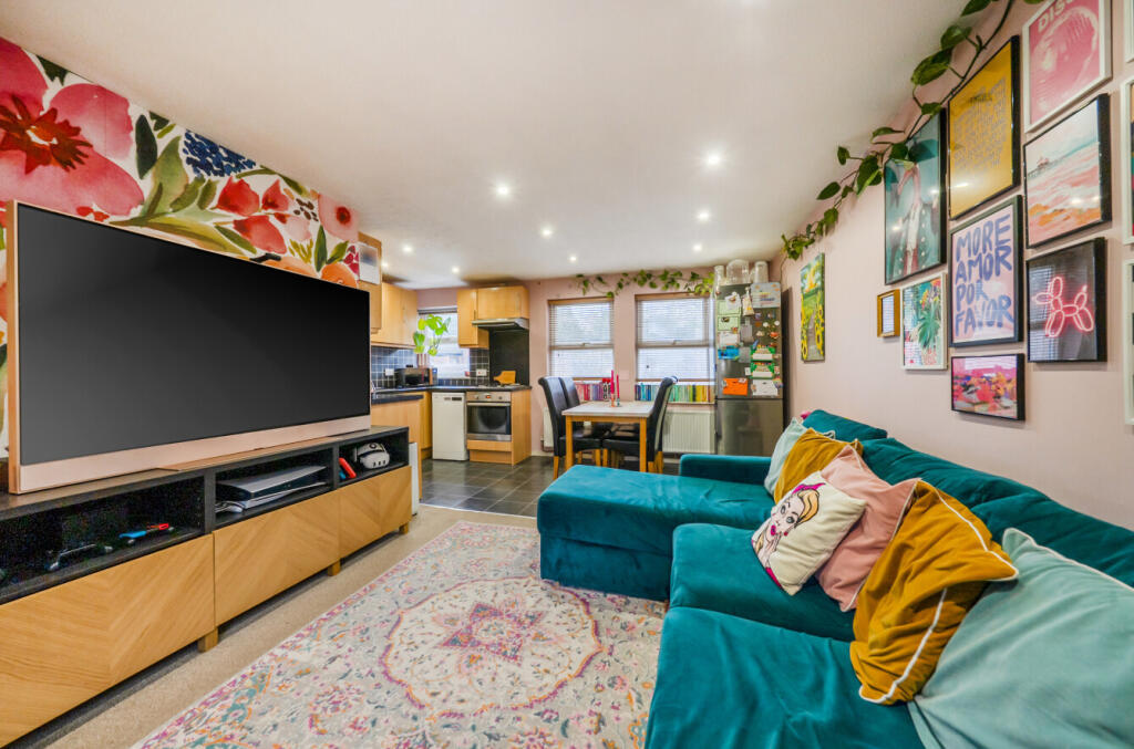 1394668-7-695f875...