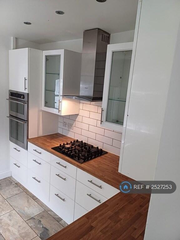 Kitchen - Oven Side
