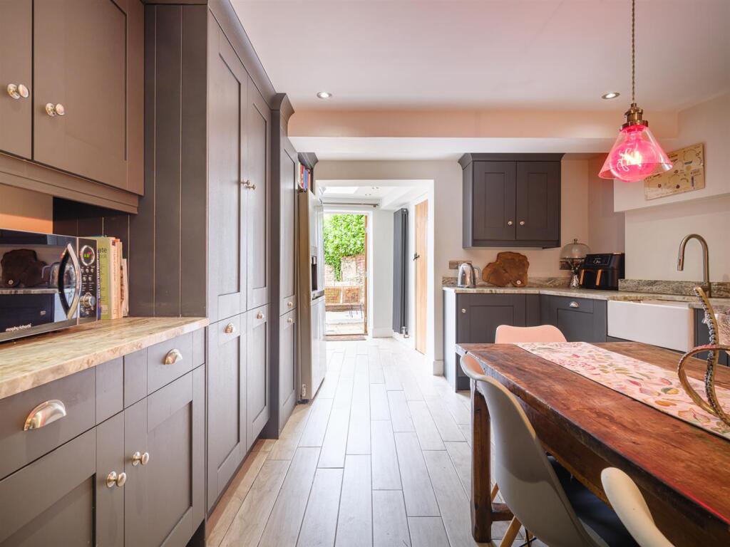 12 London Road-22.jpg